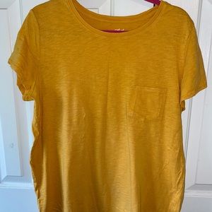 Universal Thread T-Shirt